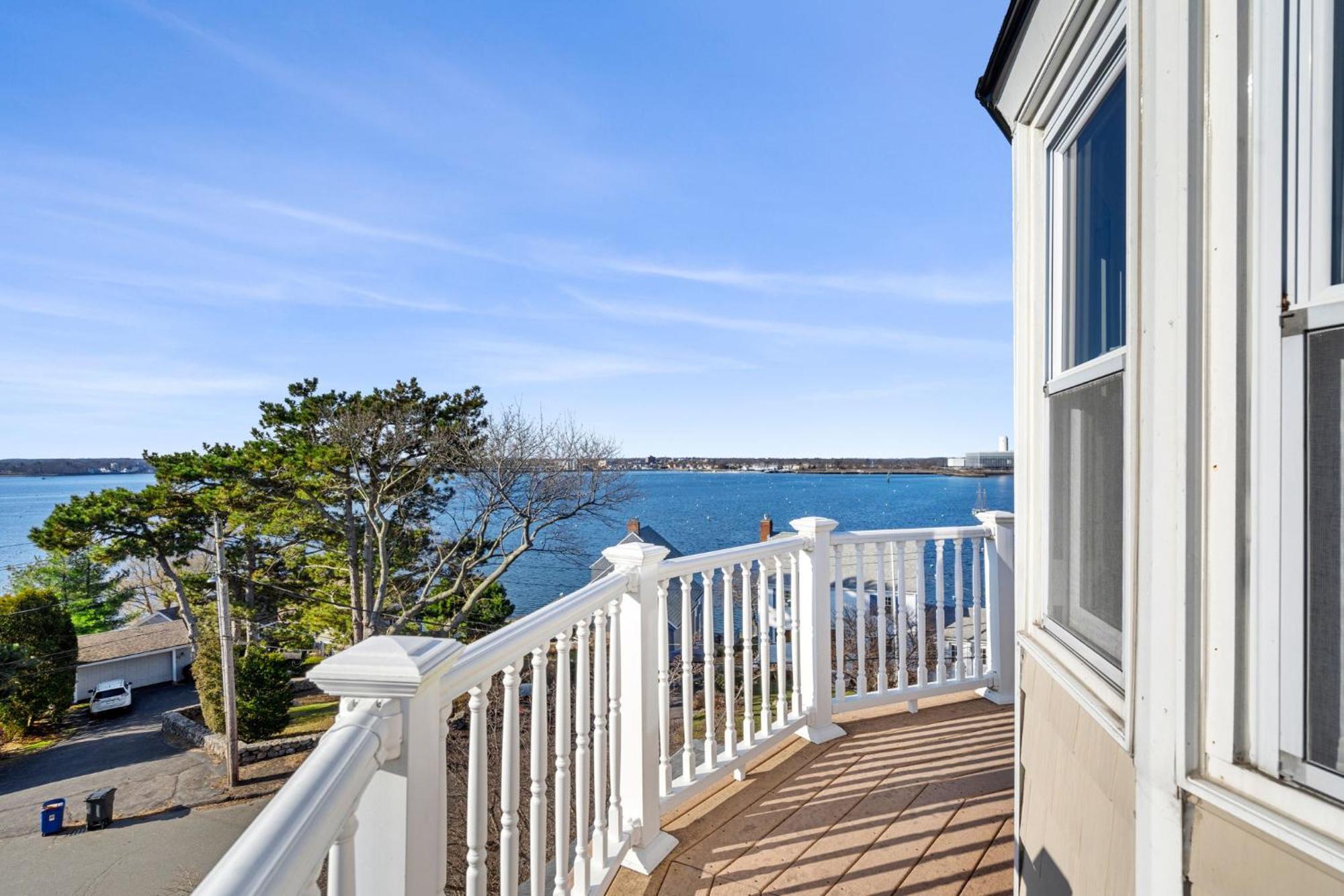 Hot Tub, Electric Bikes, Solo Stove, Projector, Smores Marblehead Esterno foto